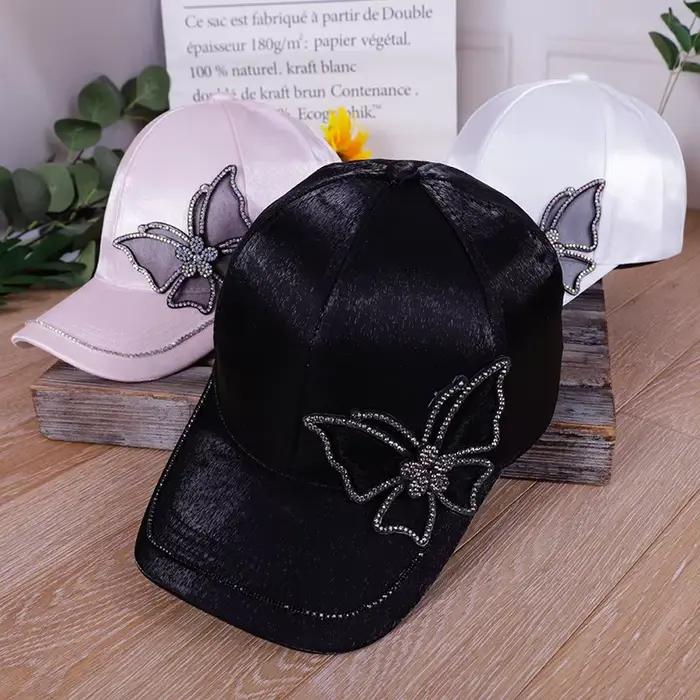 Casquettes brodées de fleurs et de papillons pour femmes