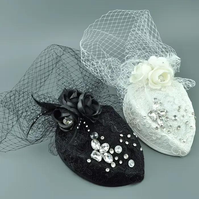 Chapeau Fascinator de Luxe en Dentelle et Strass