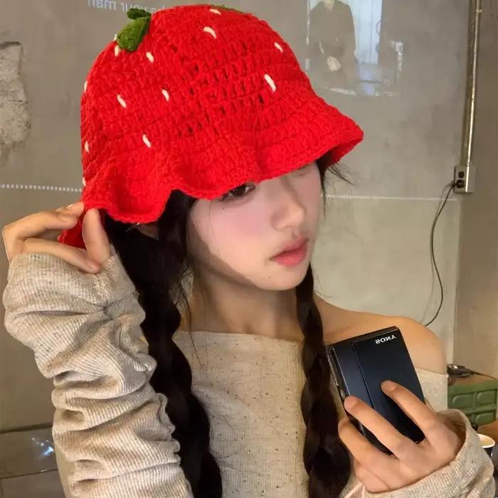 Casquette de fruits hommes femmes fraise cerise Crochet chapeau à la main Floral Portable tricoté mignon Vintage fleur ski tricot bonnet chapeaux