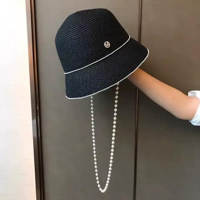 Chapeau seau en paille avec chaîne de perles
