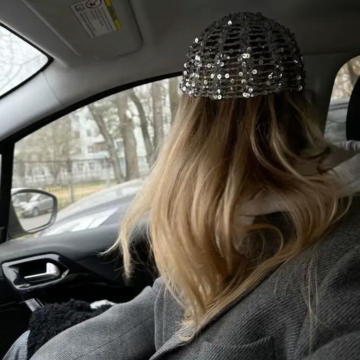 Chapeau tricoté Y2K ajouré à sequins style filet de pêche
