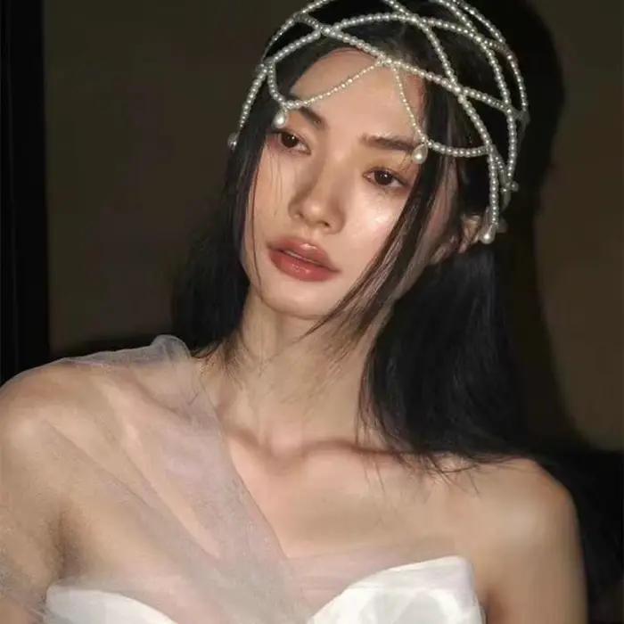 Chapeau tricoté en maille de perles blanches faites à la main pour femmes