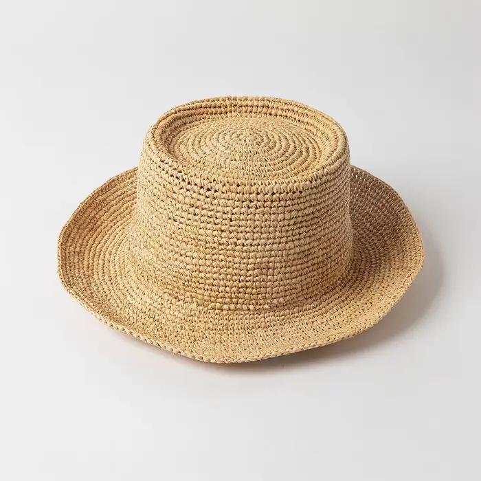 Chapeau de pêcheur en paille crocheté à la main