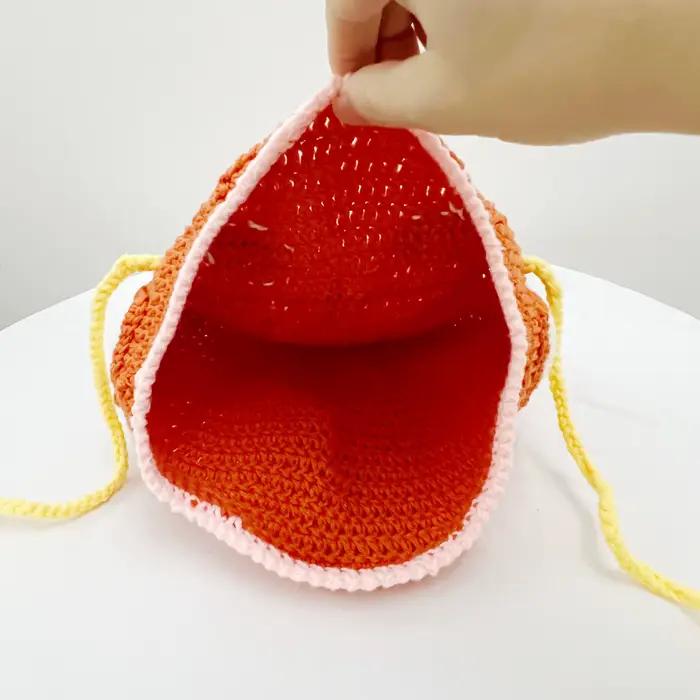 Chapeau de tête de carpe au crochet en laine fait à la main