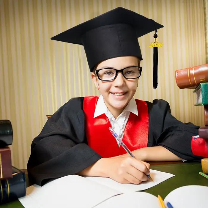 Lot de 2 à 12 casquettes de graduation pour la maternelle