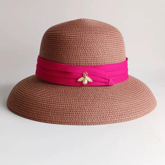 Chapeau de paille d'été élégant pour femmes pliable et résistant aux UV pour plage et voyages extérieurs style sport multifonctionnel occasions spéciales