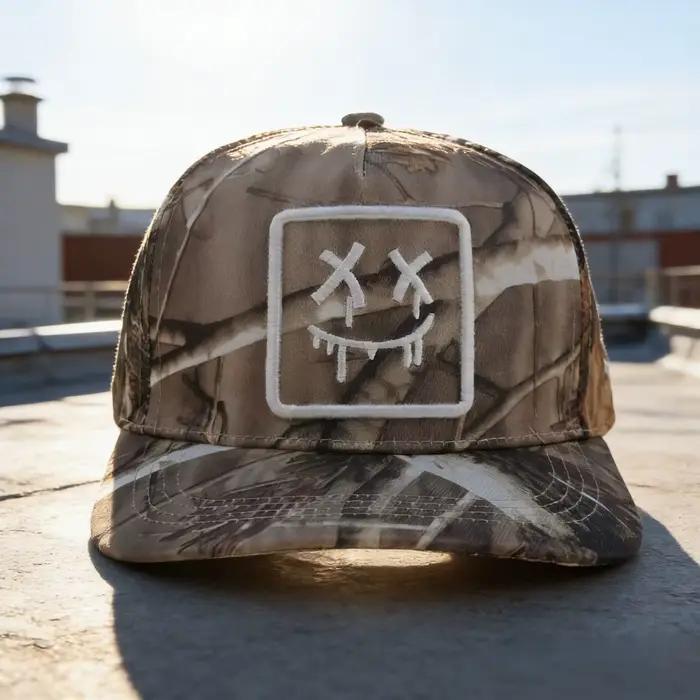 Chapeau camouflage à la mode avec un design de broderie unique - surélevé dans un style d'été