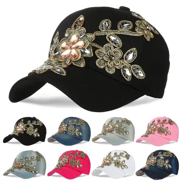 Chapeau de sport pour femme orné de strass appliqués à la main