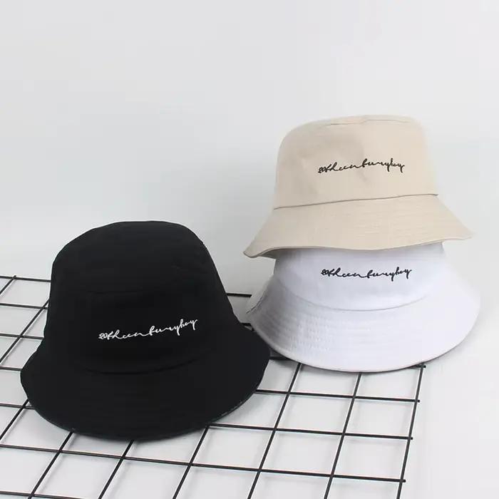 Chapeau à large bord pliable avec lettres E27 pour femme