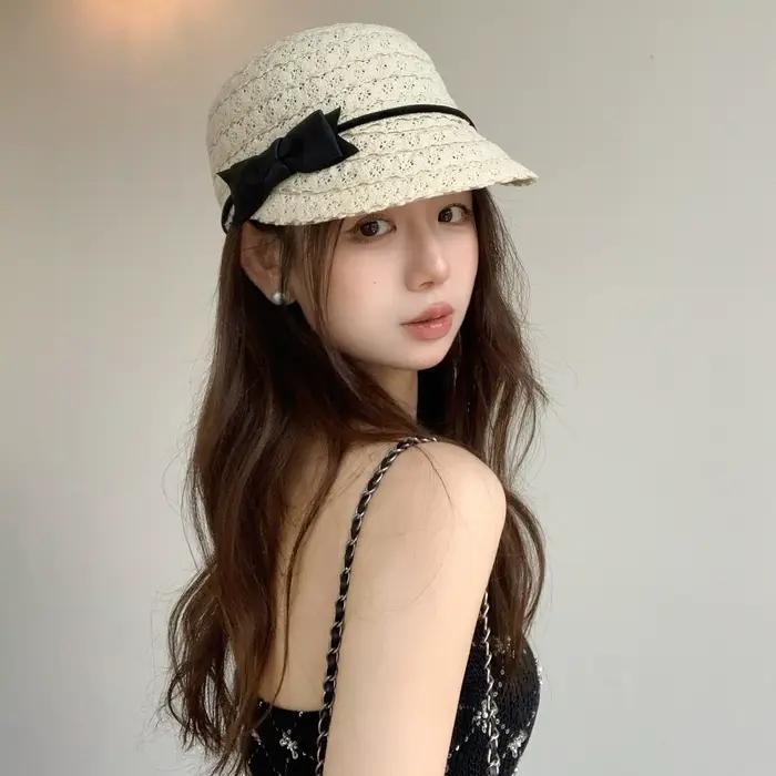 Chapeau Équestre Élégant à Large Bord avec Nœud Tressé