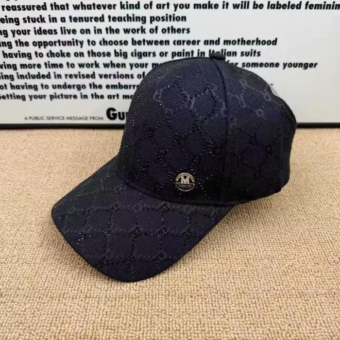 Casquette de baseball pour femme polyester chic avec visière ouverte adapté aux queues de cheval et protection solaire pour printemps été