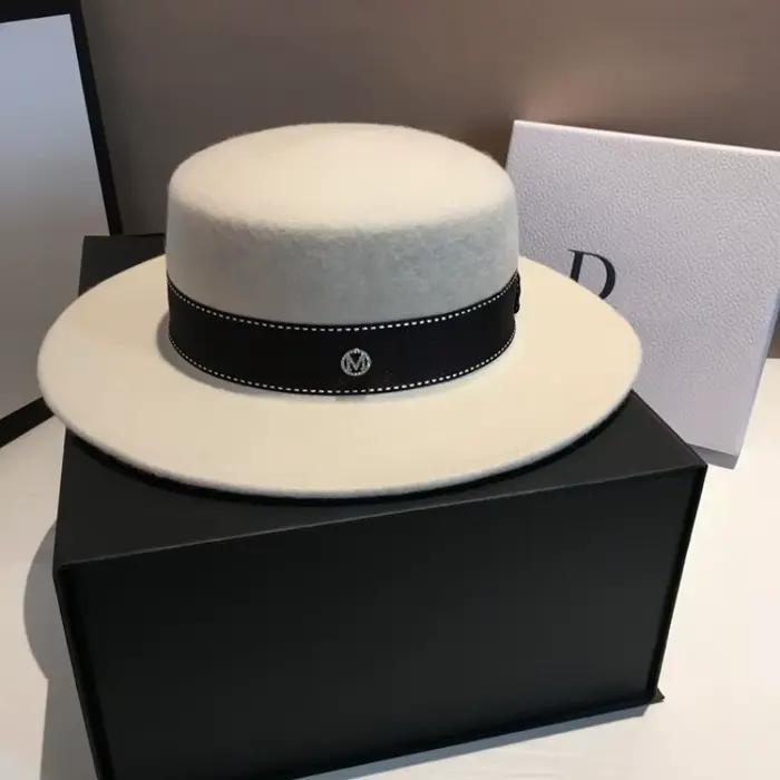 Chapeau Fedora à large bord