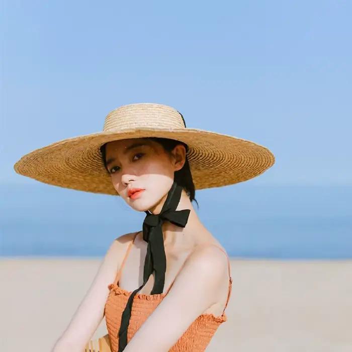 Grand Chapeau de Paille Naturelle pour Femme