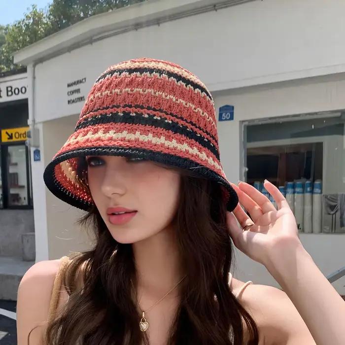 Bonnet creux tricoté à rayures colorées pour femme