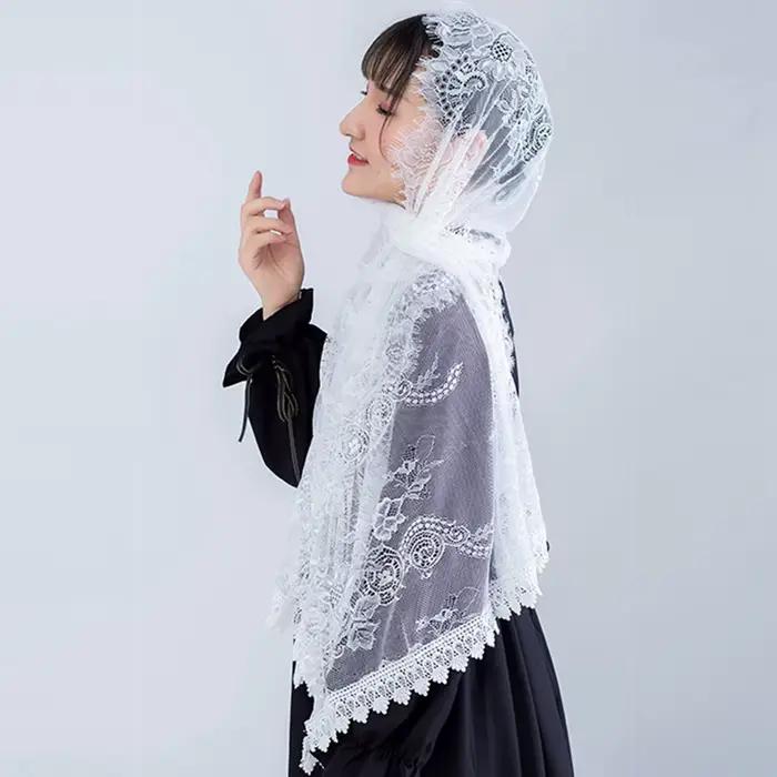 Voile brodé blanc pour femmes