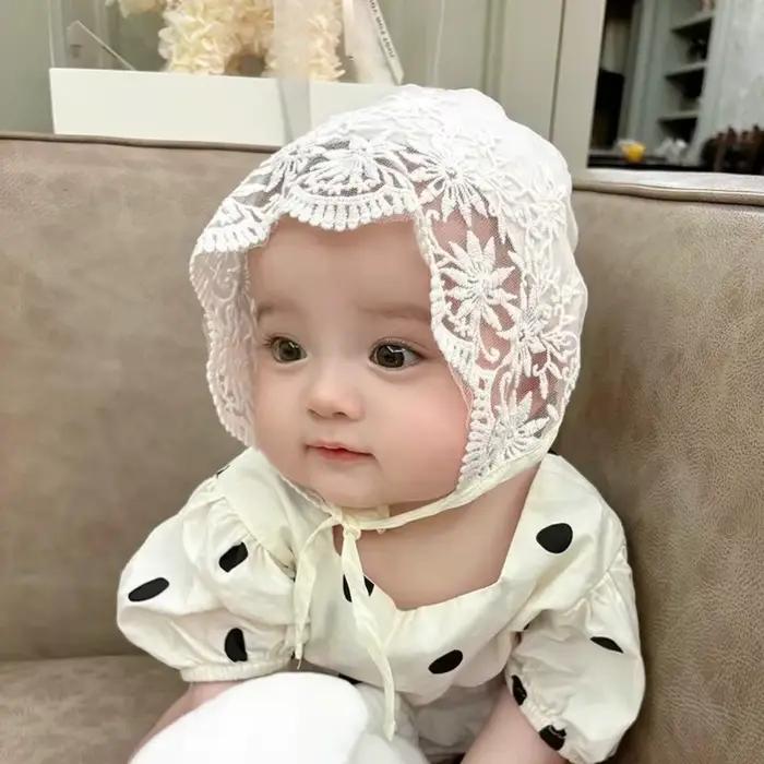 Bonnet Bébé en Dentelle Florale Brodé avec Volants – Chapeau de Princesse en Maille pour Nourrisson