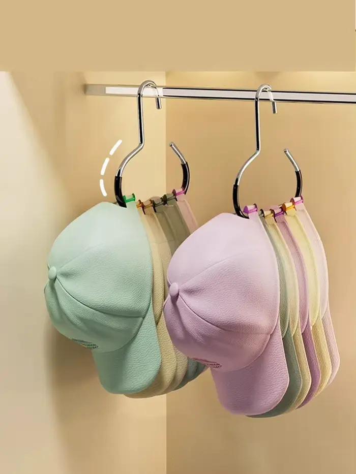 Un nouveau porte-chapeaux
