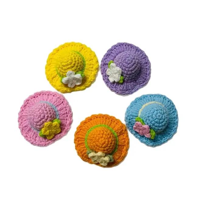 Accessoires de décoration de mini chapeaux au crochet en coton motif floral pour vêtements bijoux et décoration de maison occassions spéciales