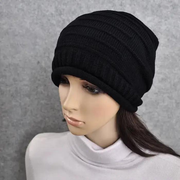 Protégez-vous du froid hiver avec ce chapeau ample surdimensionné et élégant