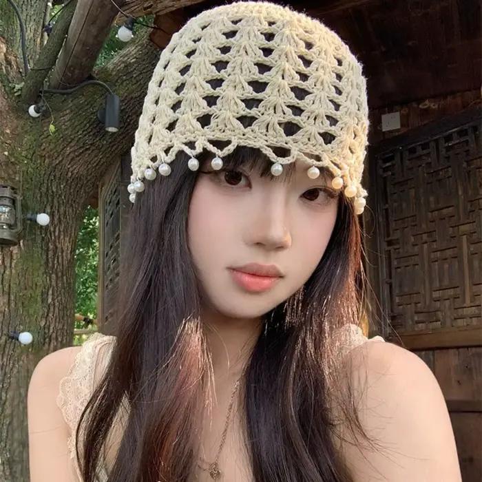 Chapeau tricoté au crochet femme polyvalent avec perles et glands style bohème pour plein air et occasions spéciales
