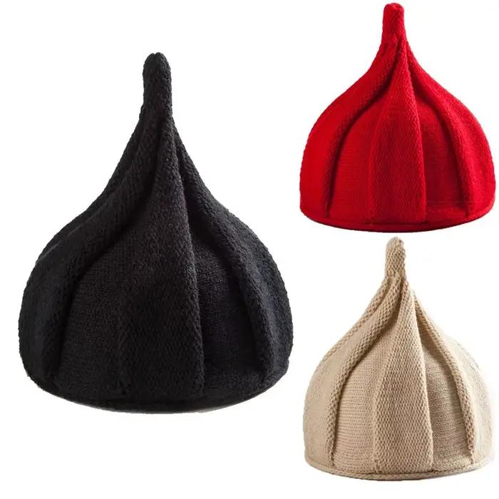 Chapeau en tricot à fleurs torsadées pour femmes