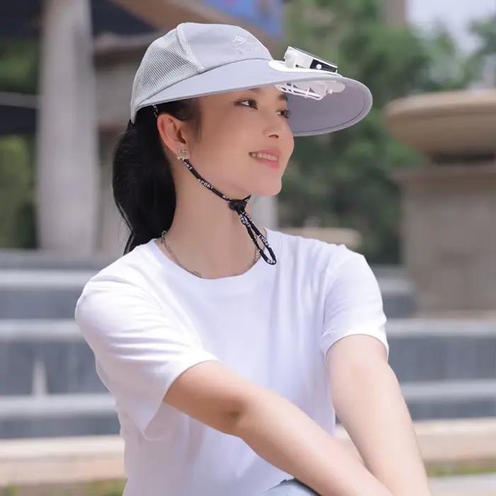 Chapeau de pêche avec ventilateur pour homme et femme protection solaire extérieure en toile coton polyester couleur noir gris foncé et clair style moderne fraicheur été activités de plein air