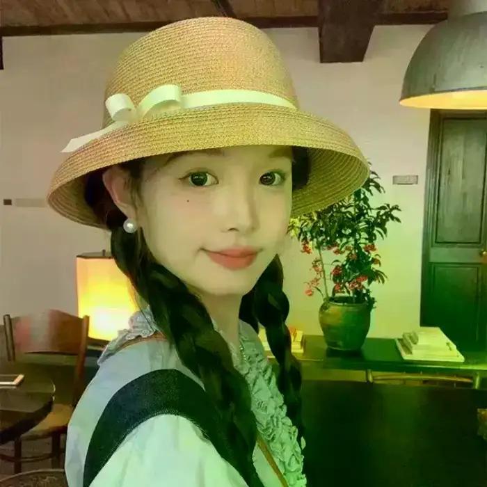 Chapeau de soleil élégant pour femme style Hepburn avec nœud décoratif