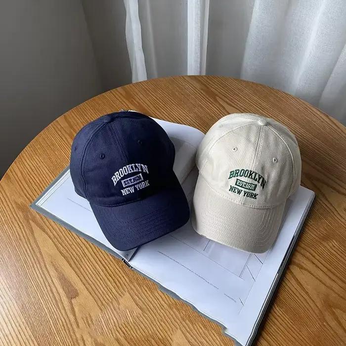 Casquette de baseball brodée de lettres en coton doux pour femmes et hommes chapeaux à visière à bord incurvé pour sports de plein air occasions extérieures printemps été