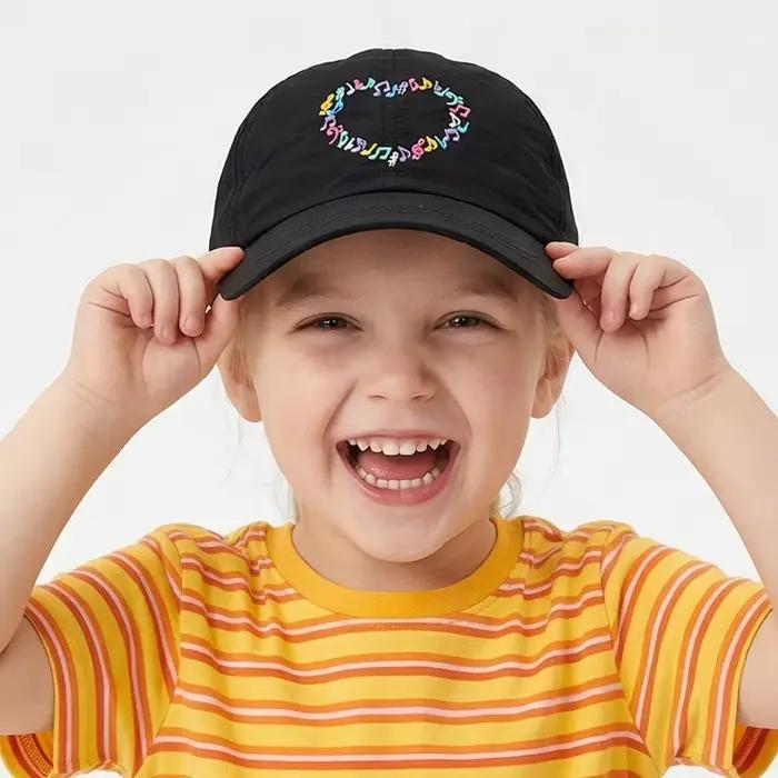 Casquette de baseball brodée en forme de cœur pour filles