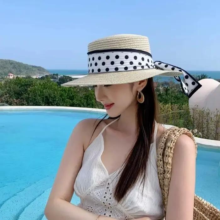 Chapeau de plage élégant en paille tressée avec ruban à pois