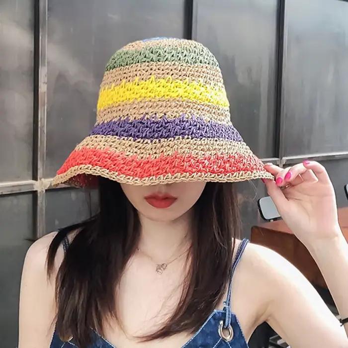 Chapeau de paille arc-en-ciel femme été pare-soleil à la main au Crochet grand bord seau