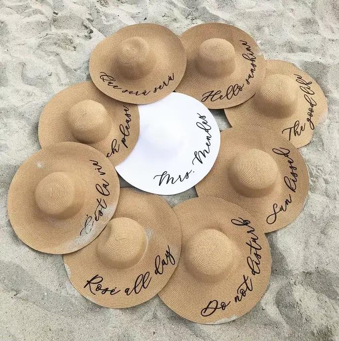 Chapeaux de plage personnalisés pour demoiselle d'honneur