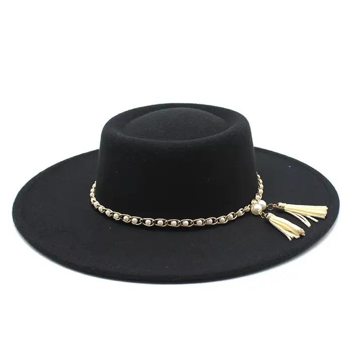 Style britannique à la mode et élégant chapeau plat avant-toit