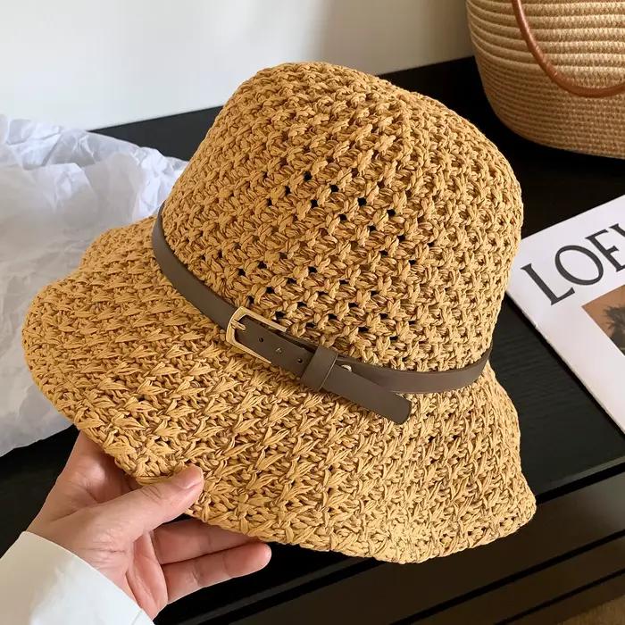 Chapeau de soleil élégant en paille tressée avec ceinture