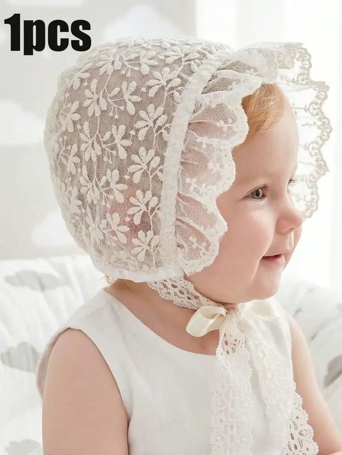 Chapeau de bébé vintage en dentelle brodée florale