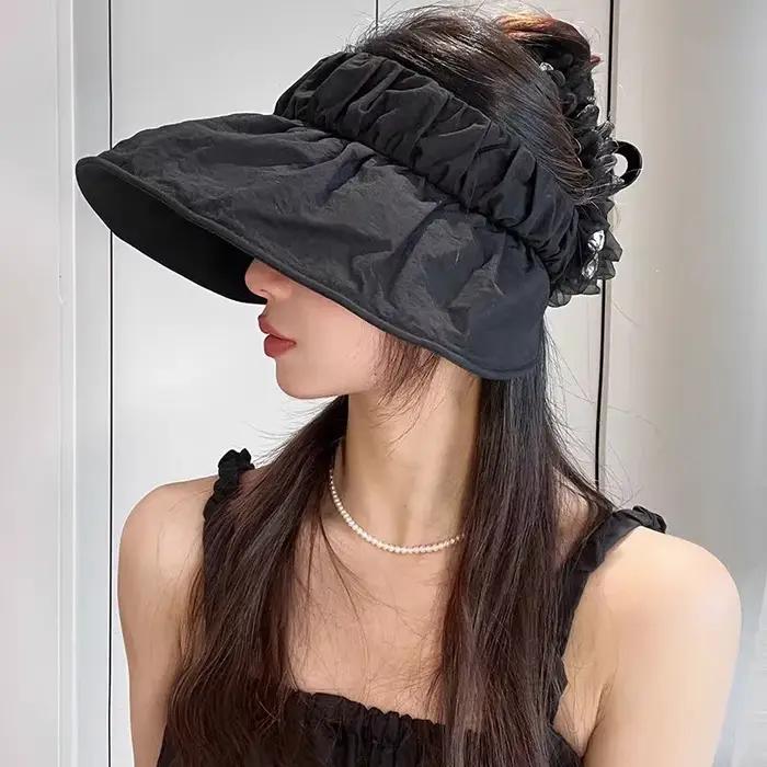 1 chapeau de soleil léger avec un design à calotte haute et à large bord