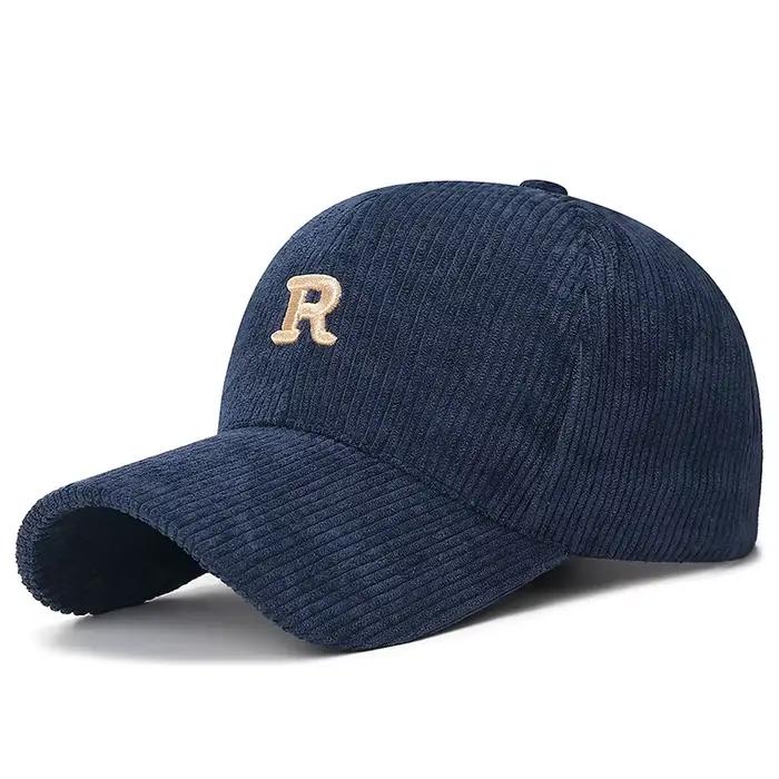 Casquette de baseball en velours côtelé avec lettre « R » brodée en 3D