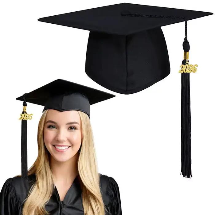 Chapeau de Cérémonie de Remise des Diplômes 2026 avec Pompon pour Lycée et Diplôme Universitaire – Unisexe