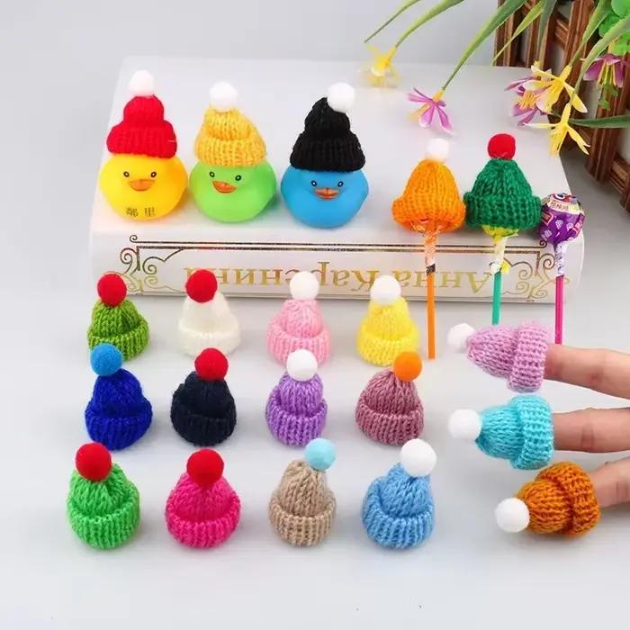 Mini chapeaux en tricot de Noël