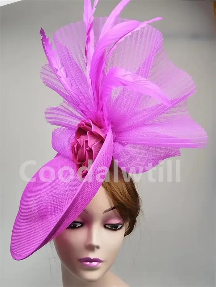 Chapeaux fascinateurs à fleurs pour femmes