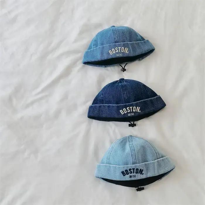 Chapeau sans bord en denim délavé pour bébé