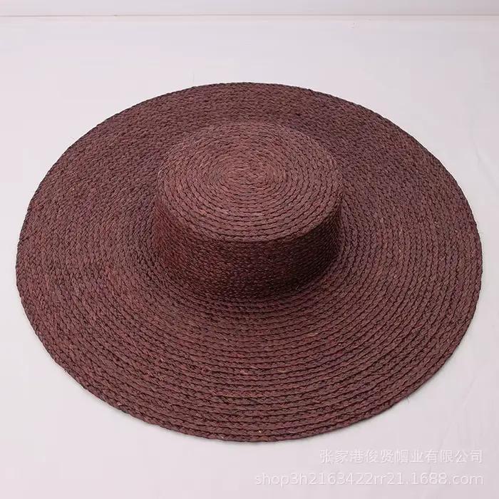 Chapeau plat en raphia marron café à grands bords pour femmes