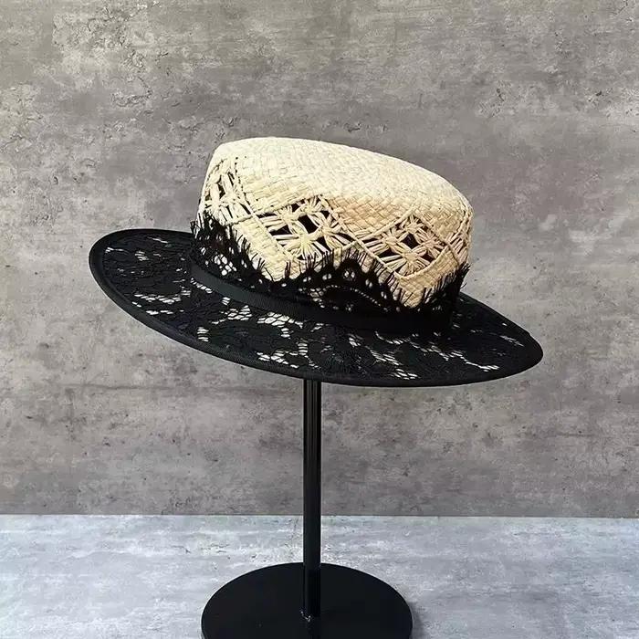 Chapeau plat en raphia tressé à la main pour femme