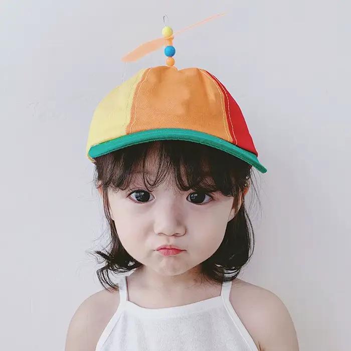 Casquette de soleil en bambou libellule arc-en-ciel pour enfants