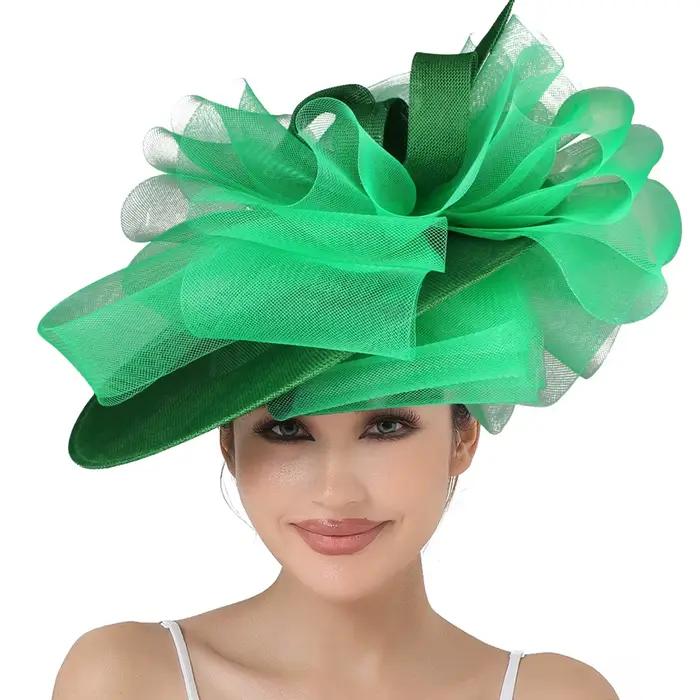 Grand chapeau derby généreux pour femme