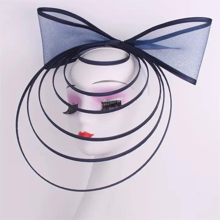 Fascinateur de chapeau d'église de mariage