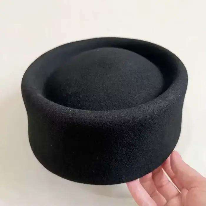 Chapeau de pilulier d'aspect Vintage