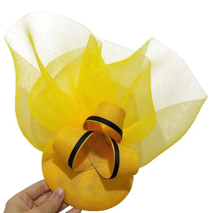 Chapeaux de mode rose chaud pour dames