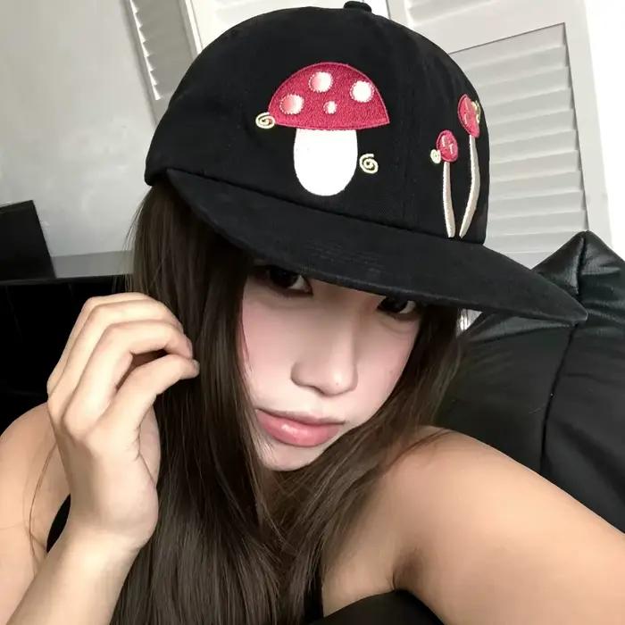 Casquettes de baseball brodées motif champignon pour femmes