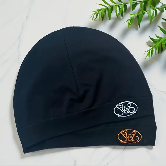 Bonnet en tricot noir unisexe tissu doux et chaud pour sports de plein air course à pied gym streetwear hiver automne été春夏秋冬适用运动黑针织帽男女通用舒适保暖适合户外运动跑步健身房街装